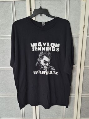 Gildan Black Short‑Sleeve Graphic Tee with White Print